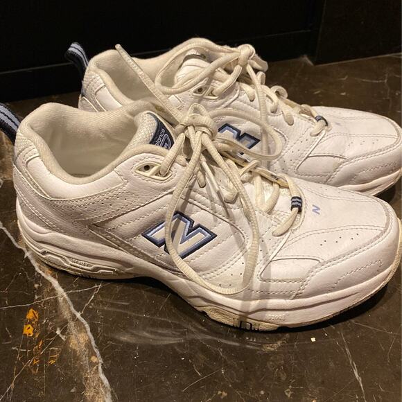 Women's Sz 8 1/2 New Balance training shoes - Picture 2 of 7